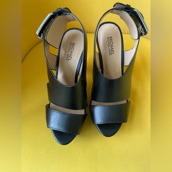 Carla Leather Platform Sandal by Michael Kors - size 5 - Picture 6 of 7